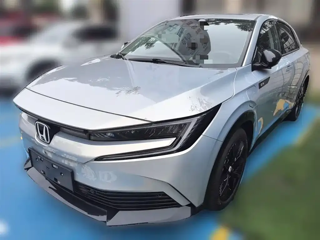 Honda e:NP2 — фото 1