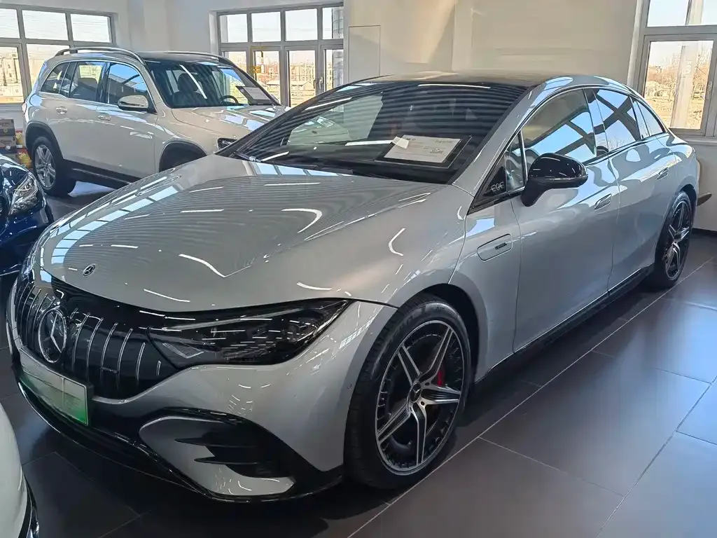 Mercedes-Benz EQE AMG — фото 1
