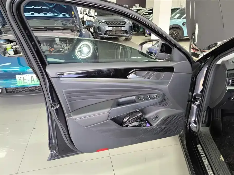 Volkswagen Passat — фото 7