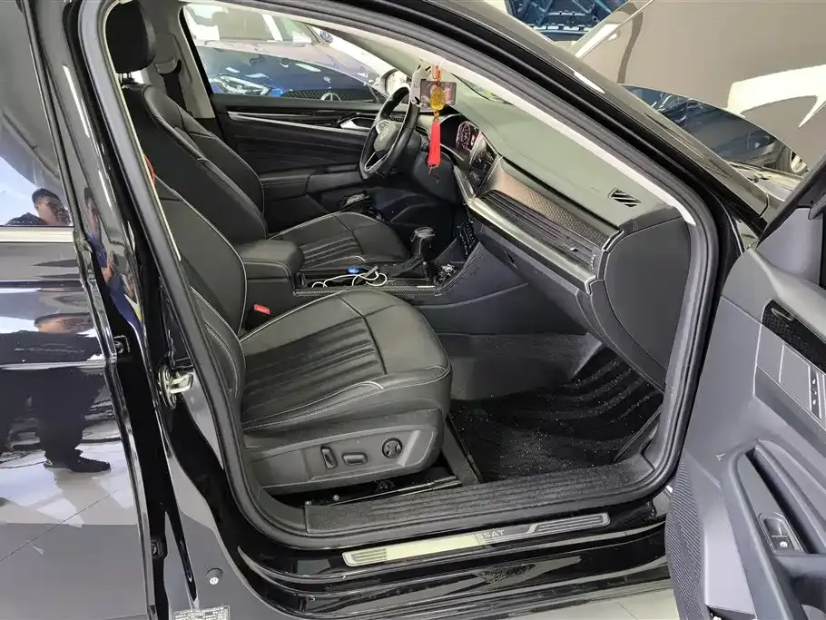 Volkswagen Passat — фото 8