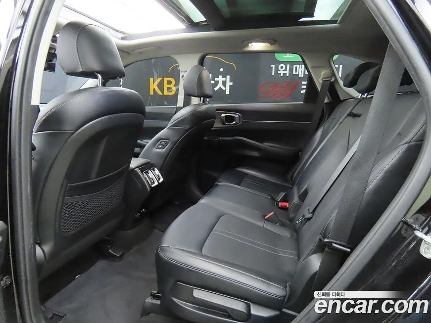 Kia Sorento — фото 6