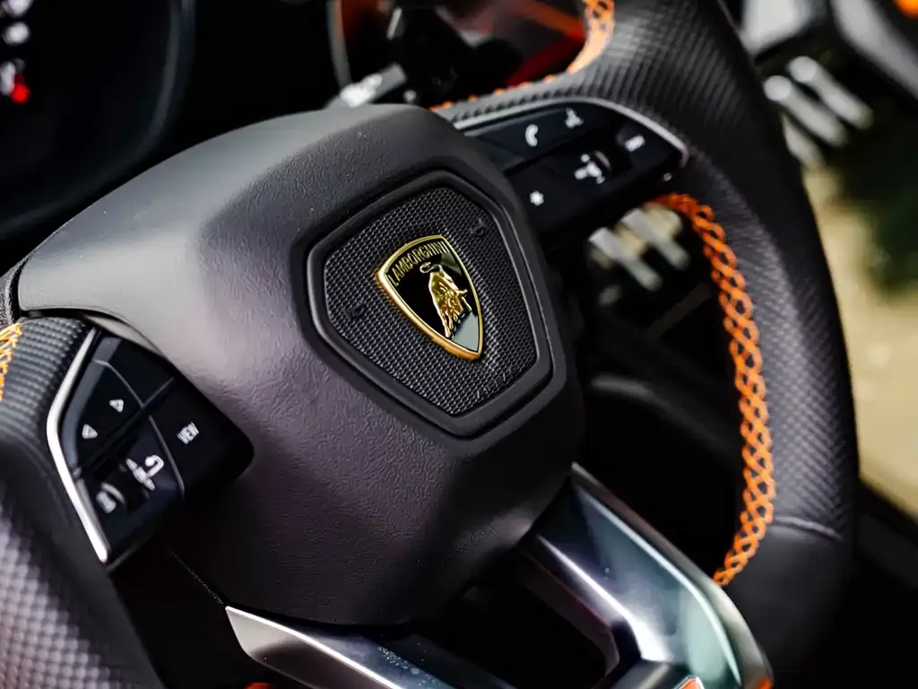 Lamborghini Urus — фото 8
