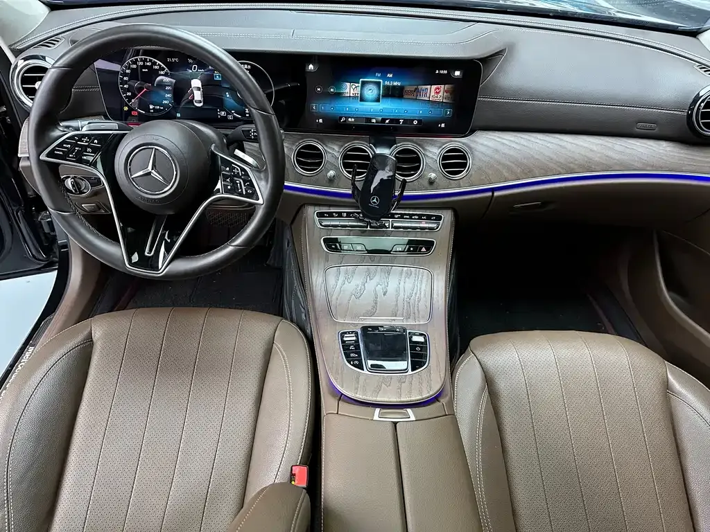 Mercedes-Benz E-Class — фото 10