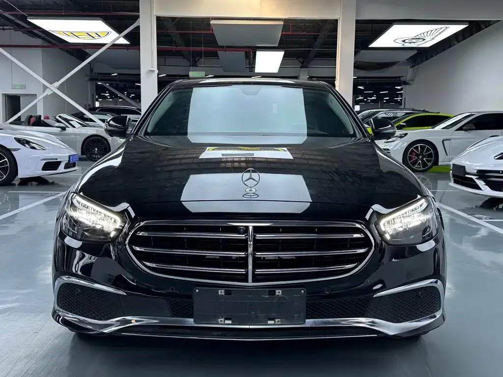 Mercedes-Benz E-Class — фото 2