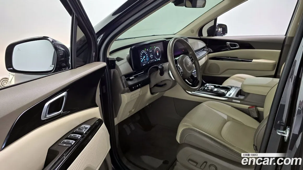 Kia Carnival — фото 10
