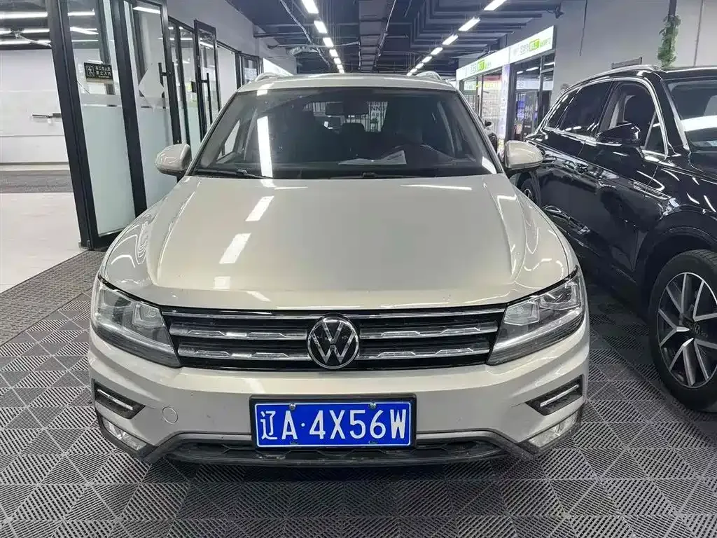 Volkswagen Tiguan L — фото 2