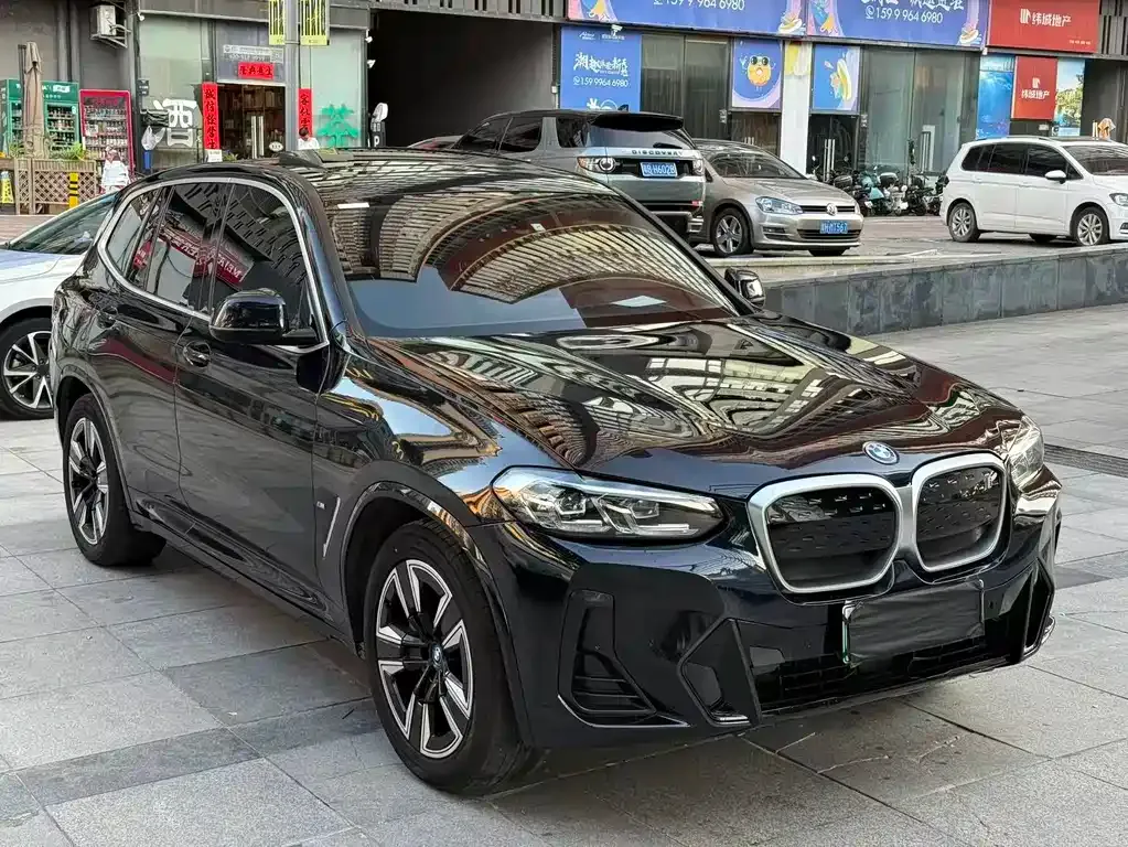 BMW iX3 — фото 2