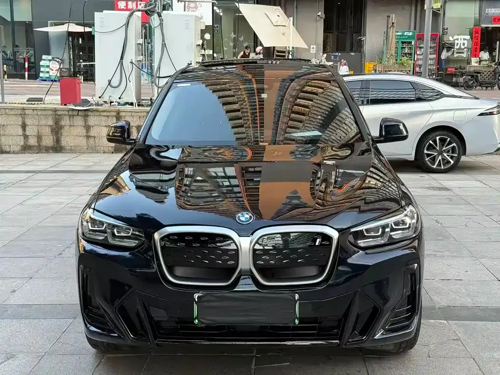 BMW iX3 — фото 3