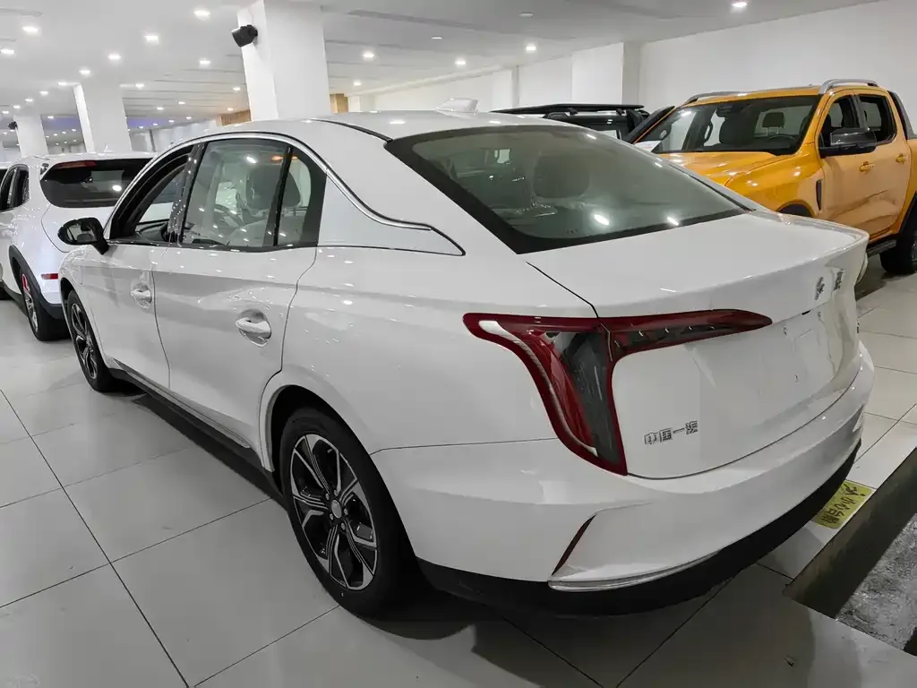 Hongqi E-QM5 — фото 3