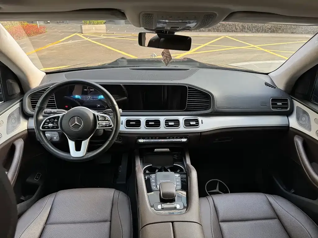 Mercedes-Benz GLS — фото 10