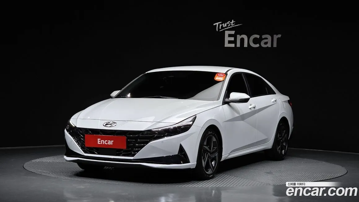 Hyundai AVANTE — фото 1