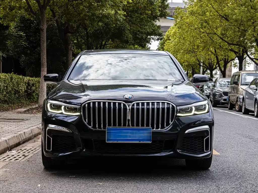 BMW 7 Series — фото 2