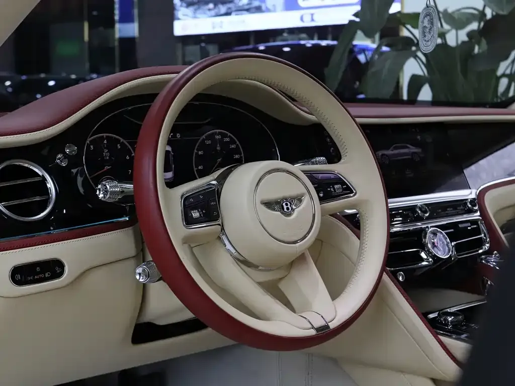 Bentley Flying Spur — фото 8