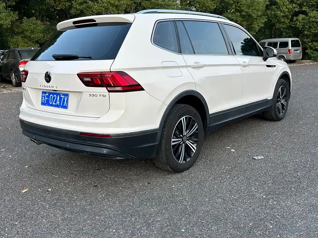 Volkswagen Tiguan L — фото 3