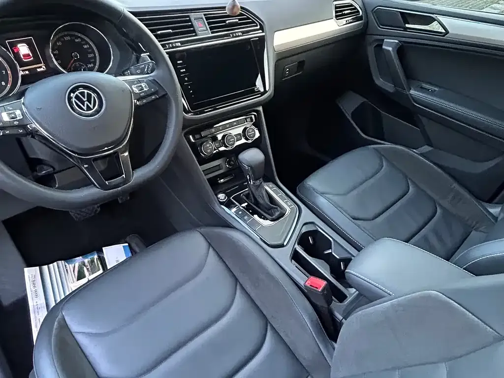 Volkswagen Tiguan L — фото 8