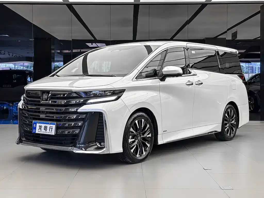 Toyota Vellfire — фото 1