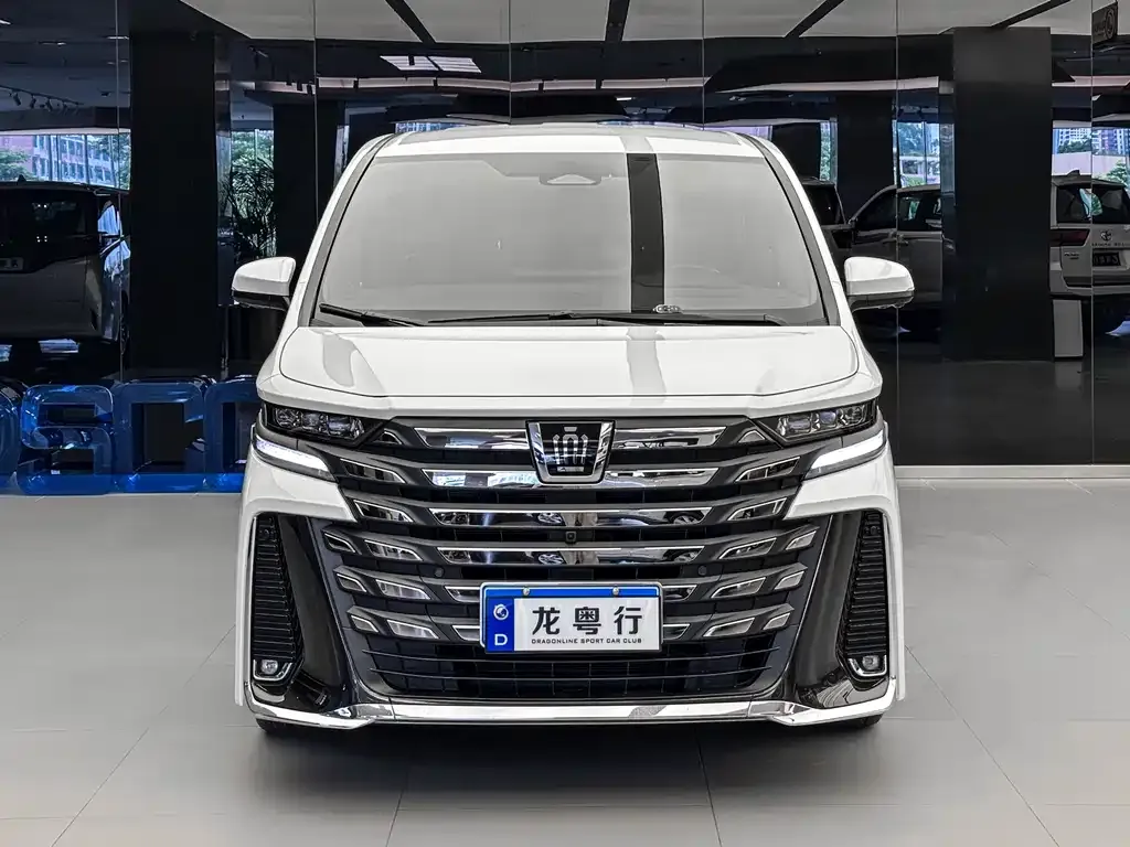 Toyota Vellfire — фото 2