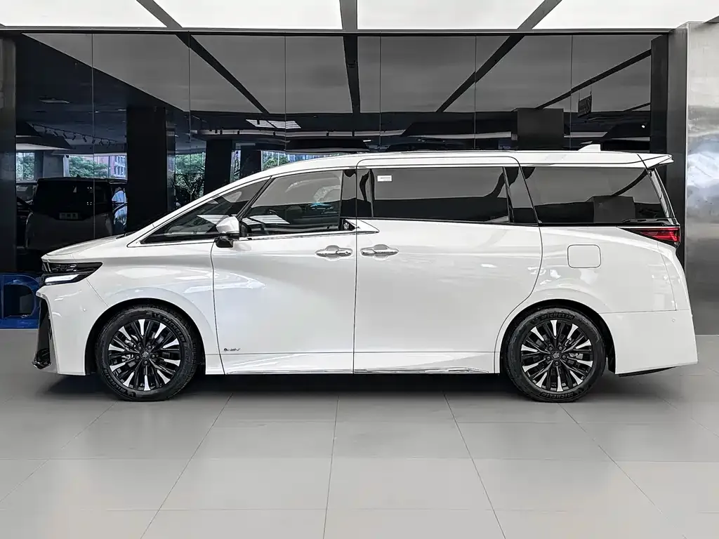 Toyota Vellfire — фото 3