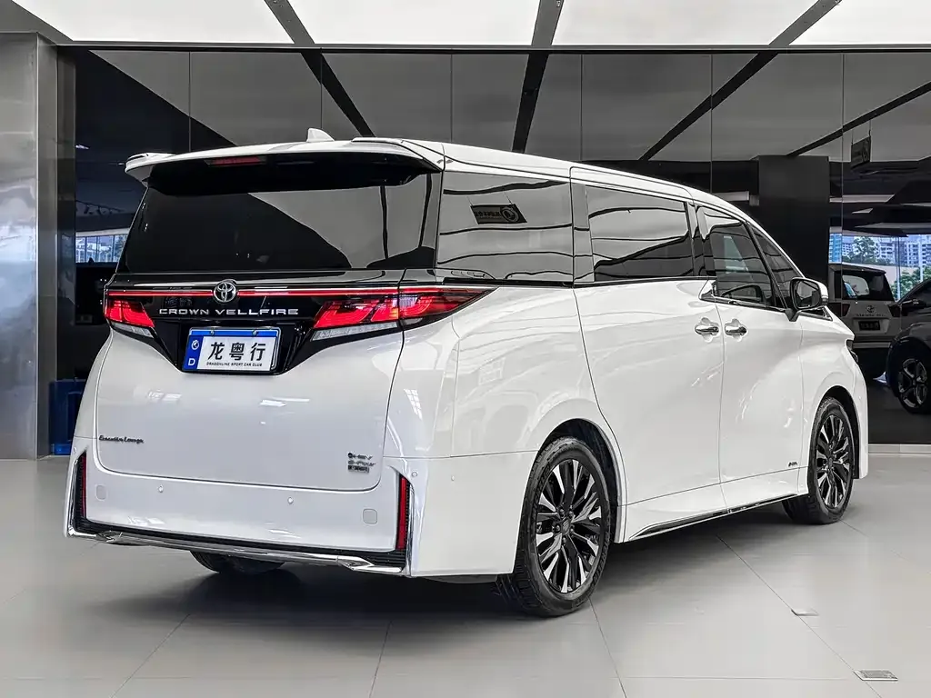 Toyota Vellfire — фото 4