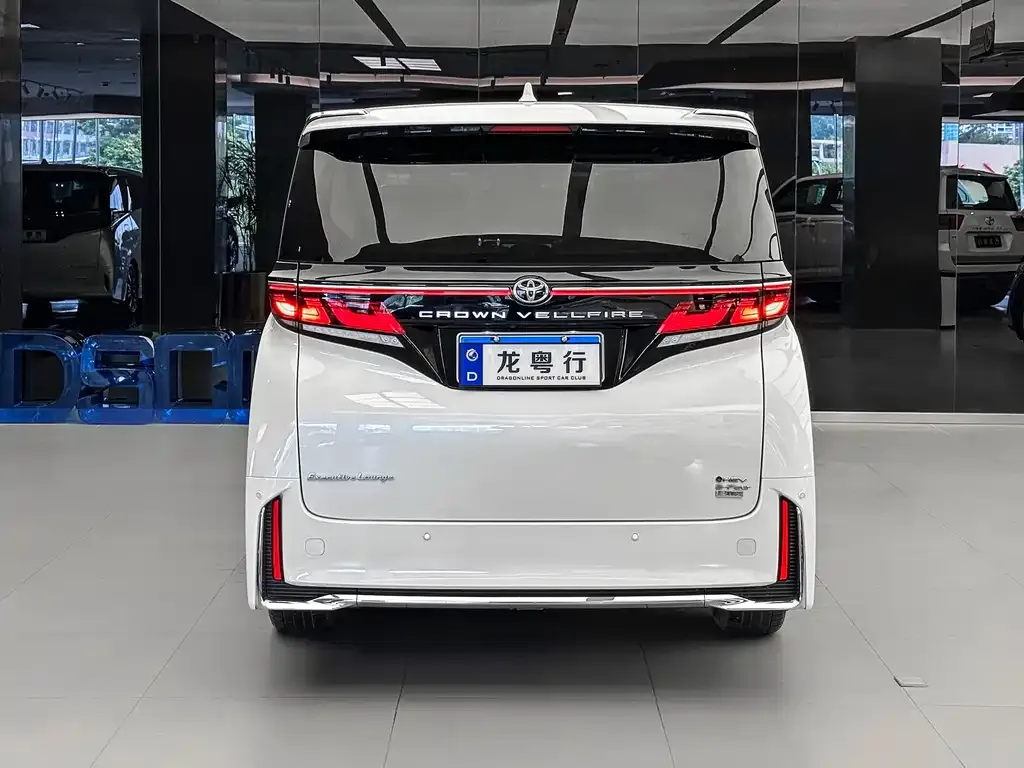Toyota Vellfire — фото 5