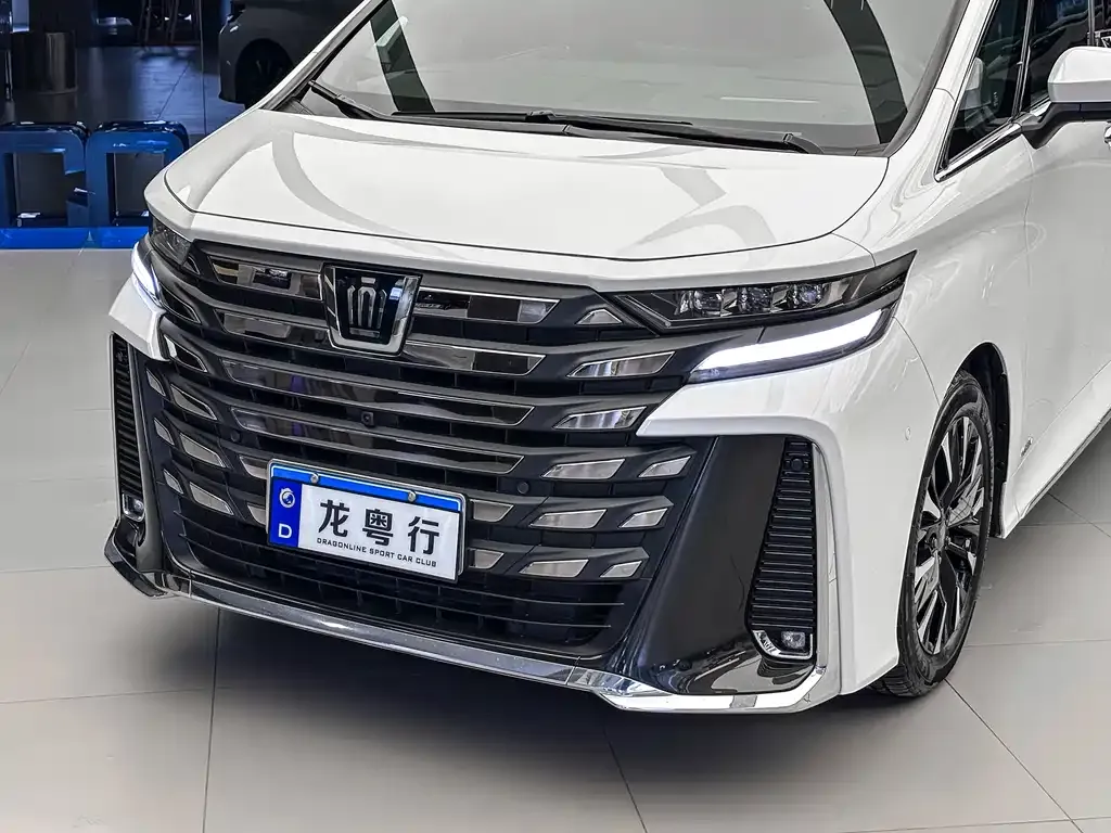 Toyota Vellfire — фото 7