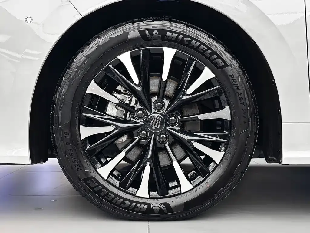 Toyota Vellfire — фото 8