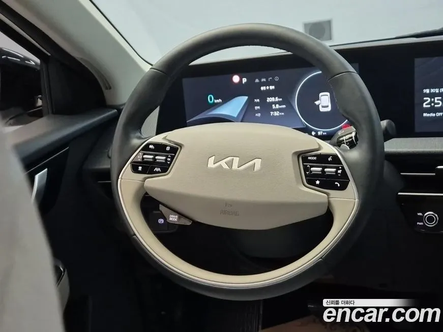 Kia EV6 — фото 9