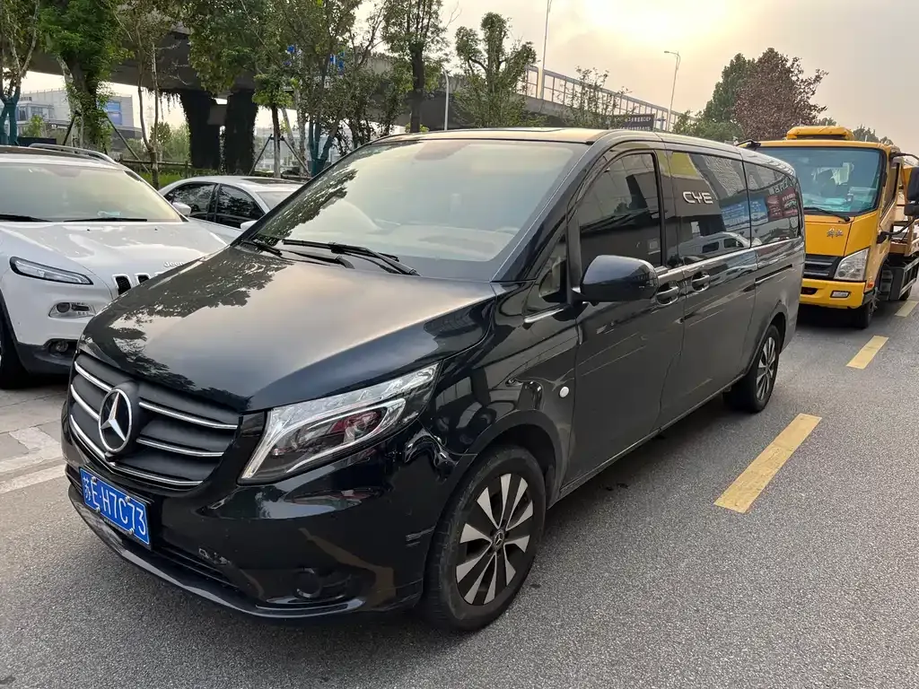 Mercedes-Benz Vito — фото 1