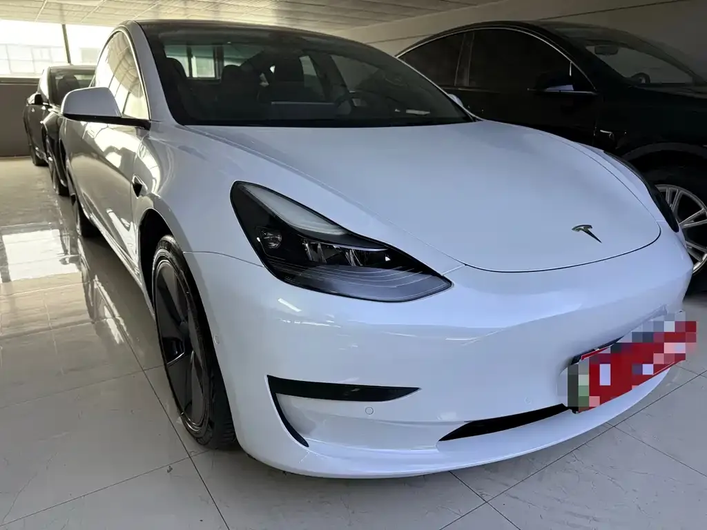 Tesla Model 3 — фото 3