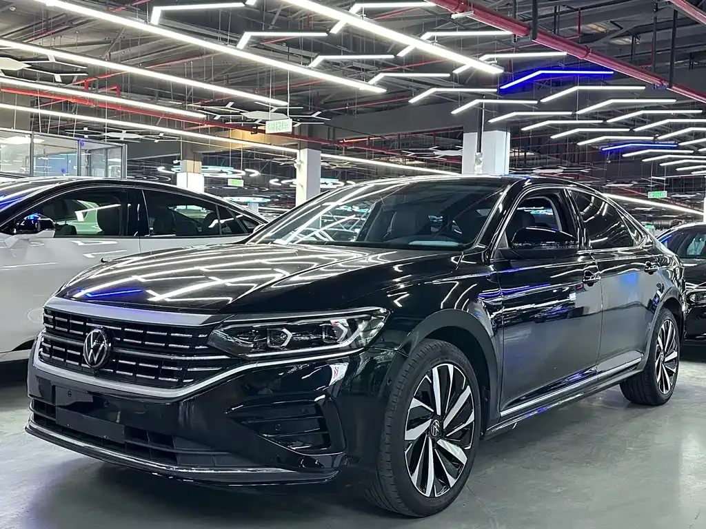 Volkswagen Passat — фото 1