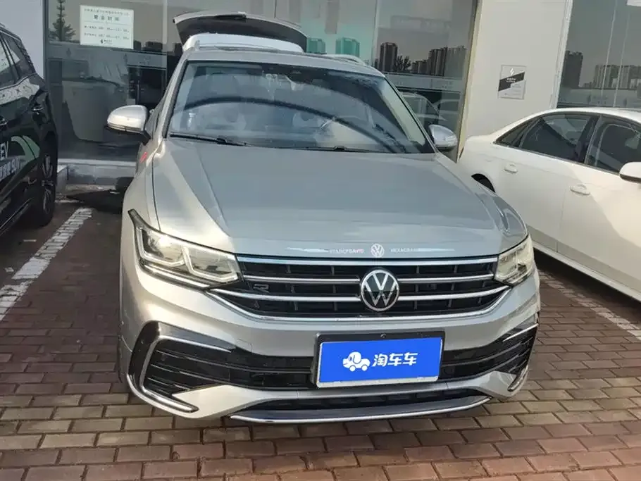 Volkswagen Tiguan L — фото 2