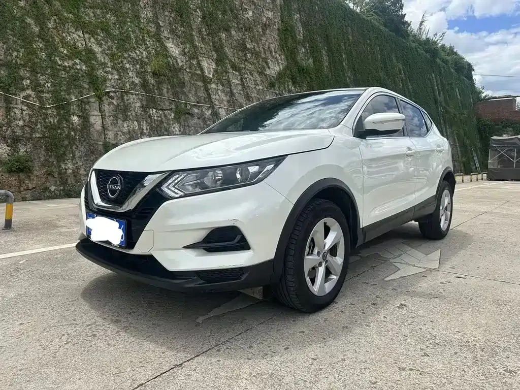 Nissan Qashqai — фото 1
