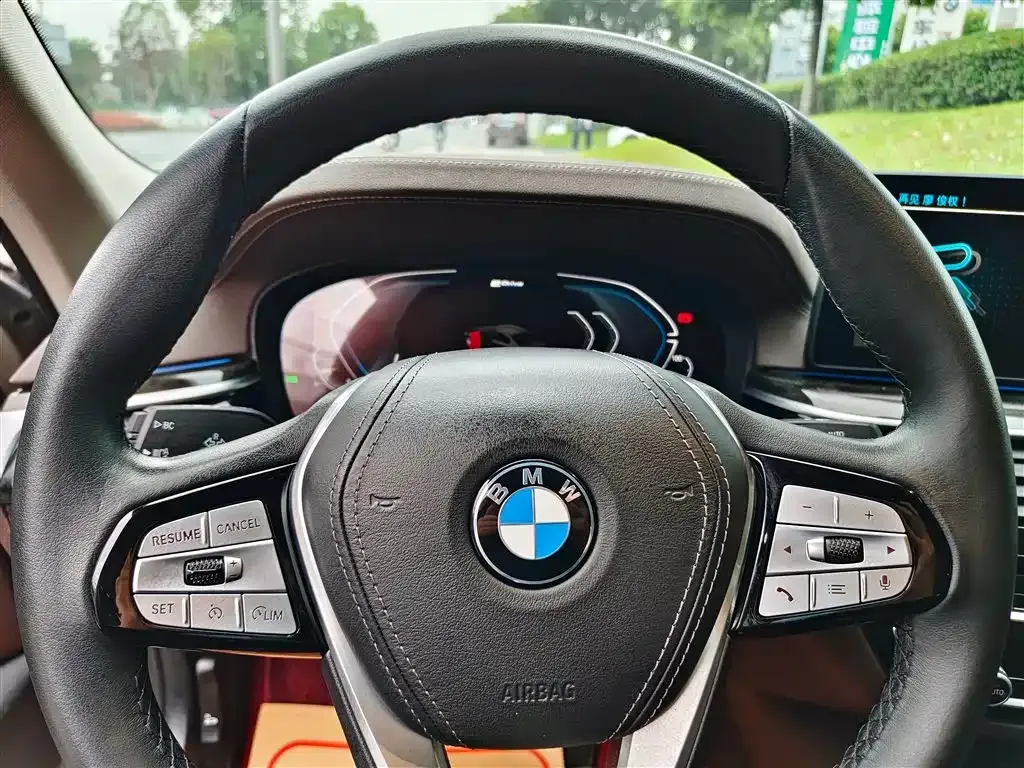 BMW 5 Series New Energy — фото 10