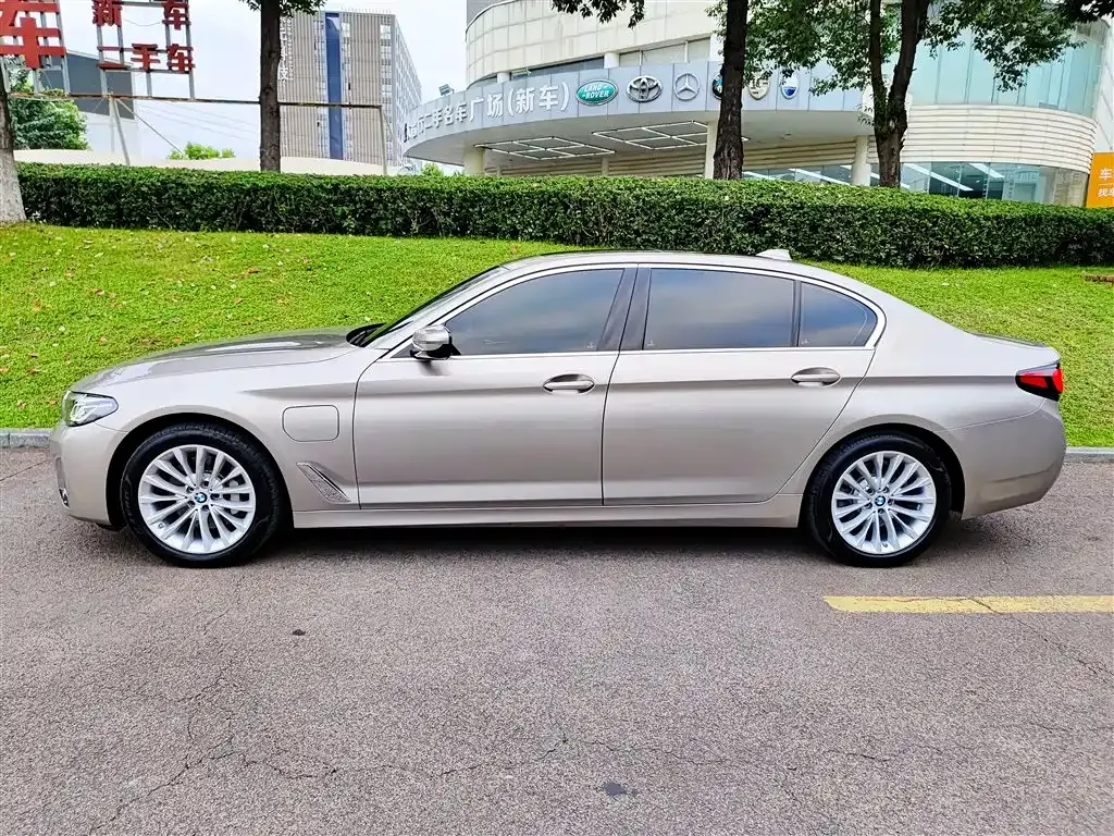 BMW 5 Series New Energy — фото 3