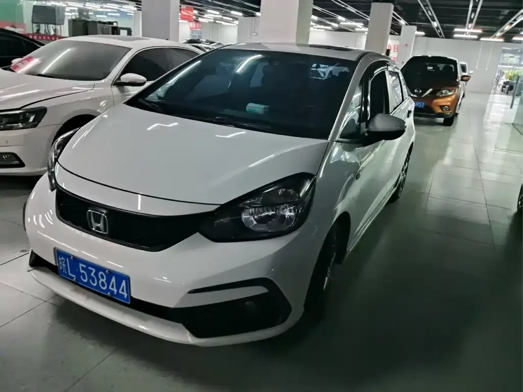 Honda Fit — фото 1