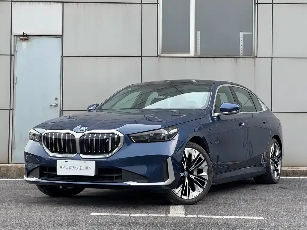 BMW i5 — фото 1