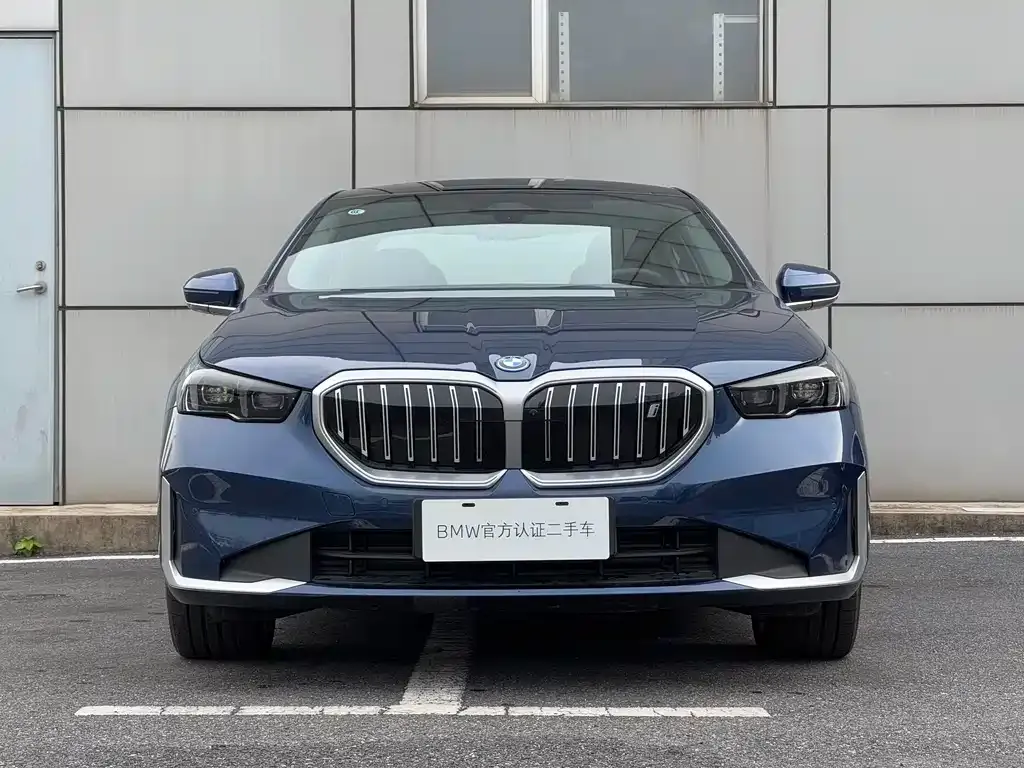 BMW i5 — фото 2