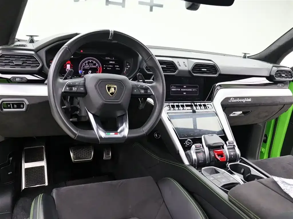 Lamborghini Urus — фото 10