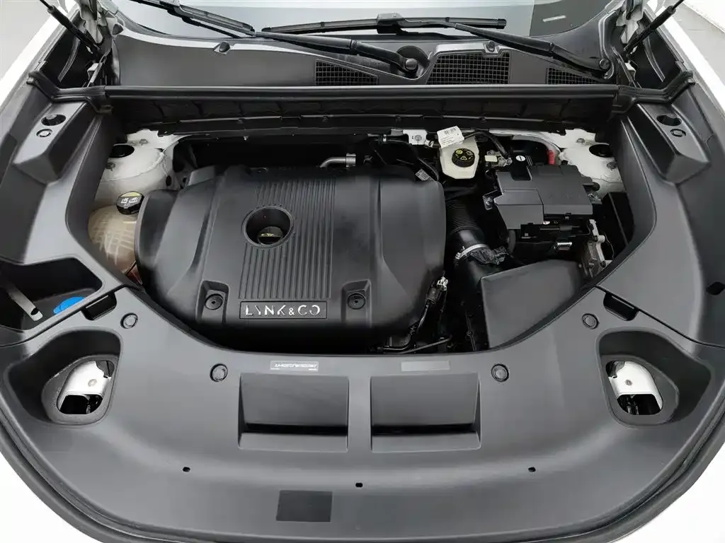Lynk & Co 01 — фото 6