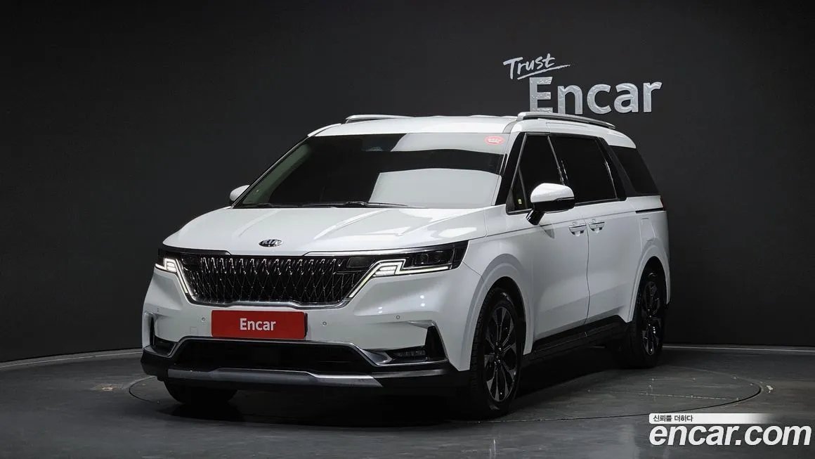 Kia Carnival — фото 1