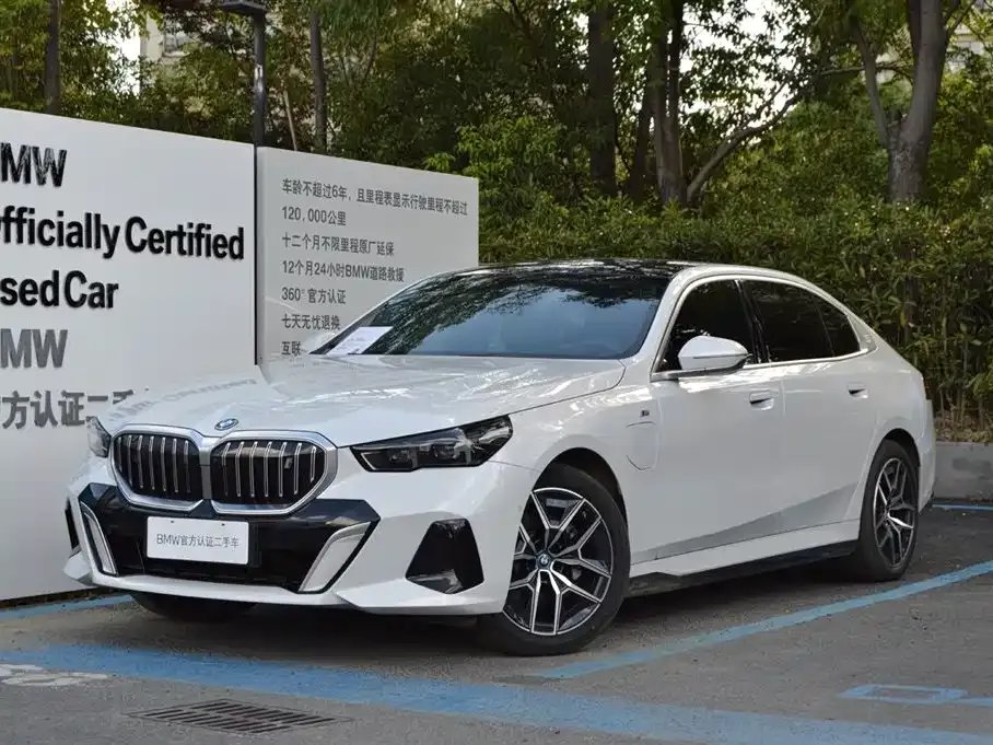 BMW i5 — фото 1