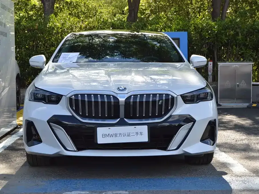 BMW i5 — фото 2