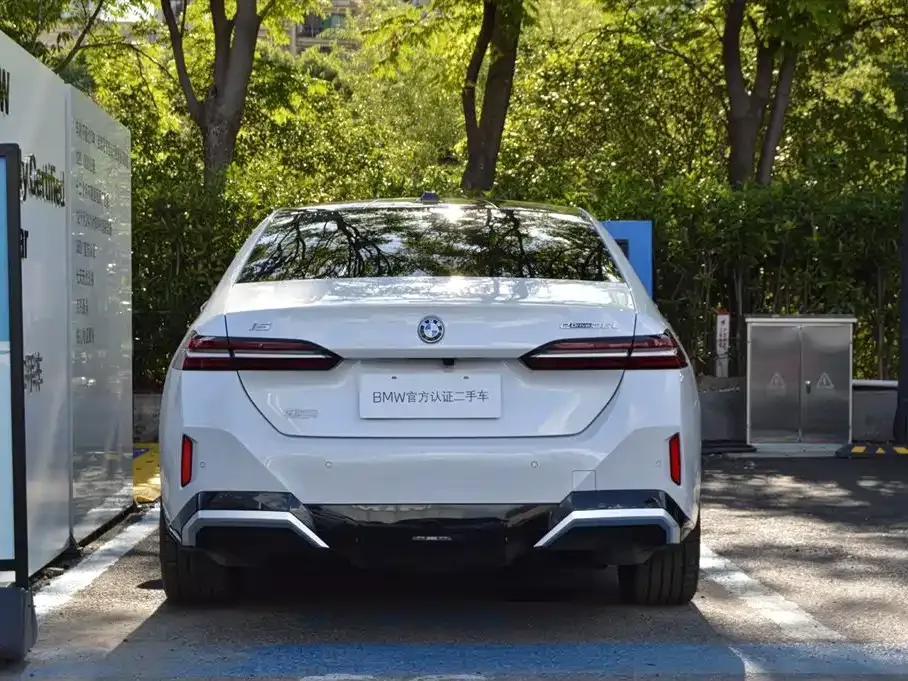 BMW i5 — фото 4