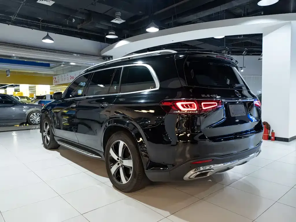 Mercedes-Benz GLS — фото 6