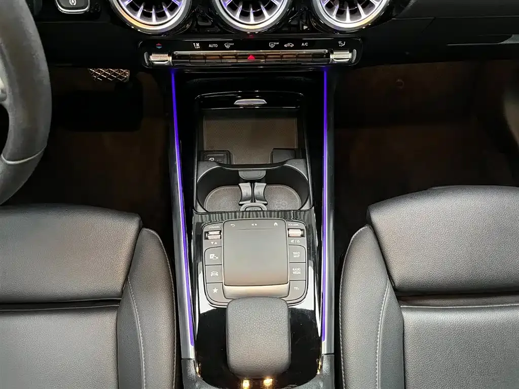Mercedes-Benz GLA — фото 6