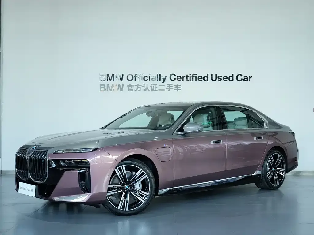 BMW i7 — фото 1