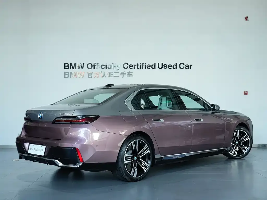 BMW i7 — фото 3