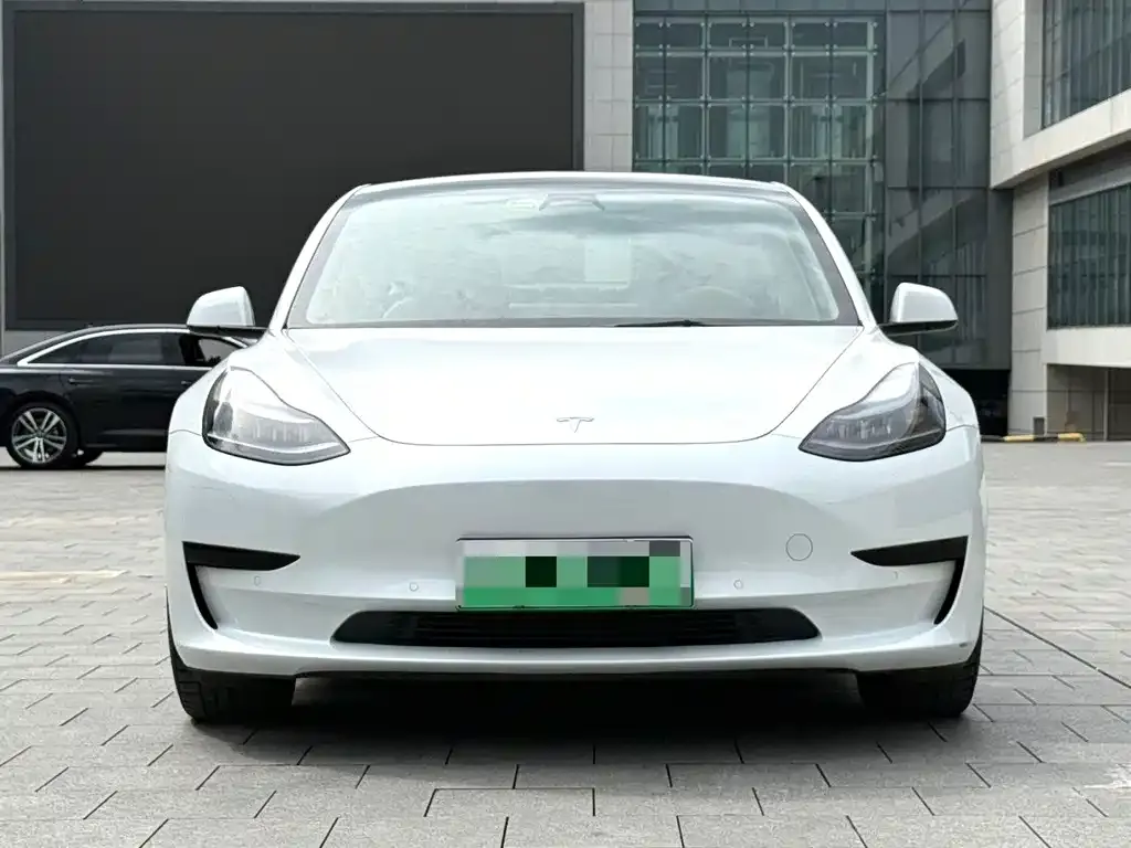 Tesla Model 3 — фото 2