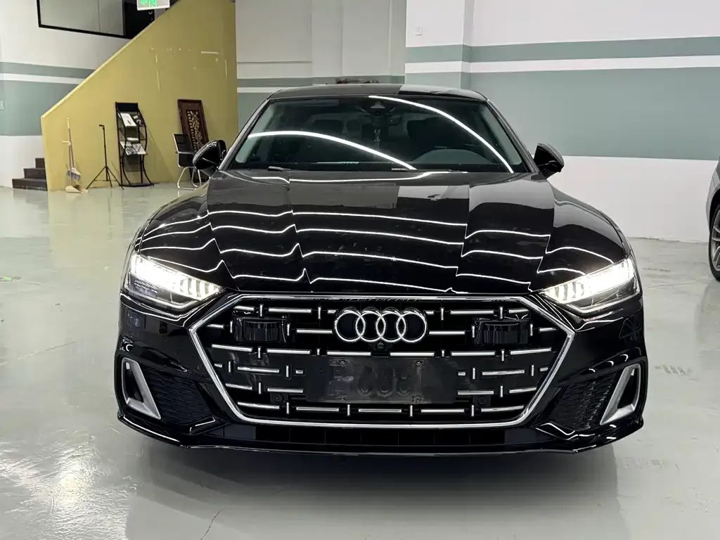 Audi A7L — фото 2
