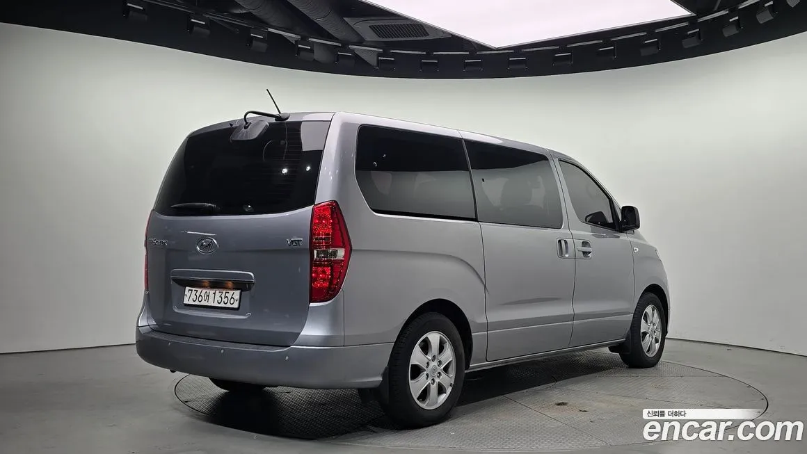 Hyundai Starex — фото 2